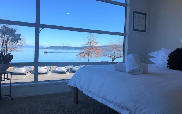 Ultimate Luxury on Lake Terrace