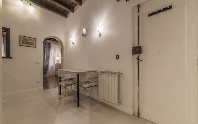 Fori Imperiali Elegant Apartment