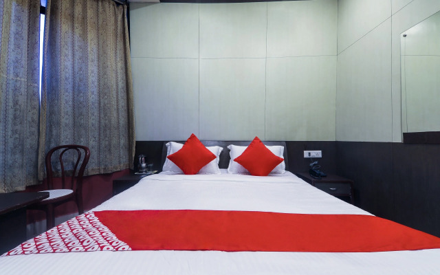 OYO 18369 Hotel Golden Peak