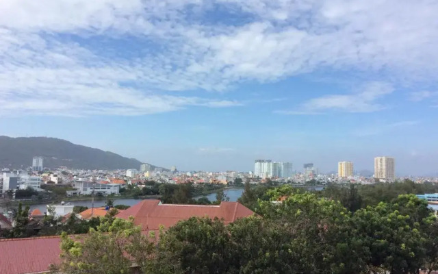 Hang Nga Luxury Hotel