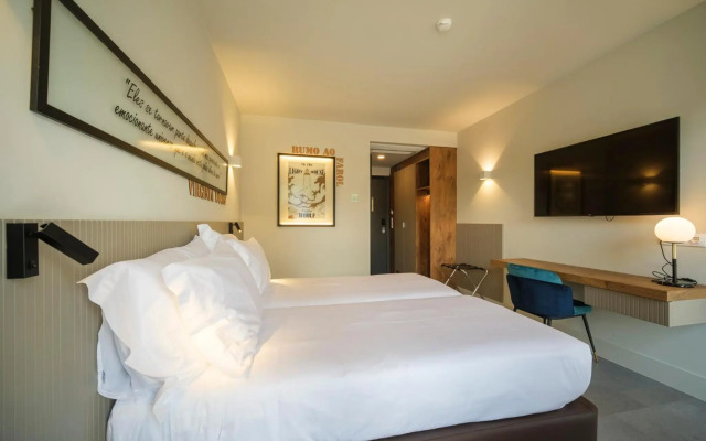 Azores Book Hotel