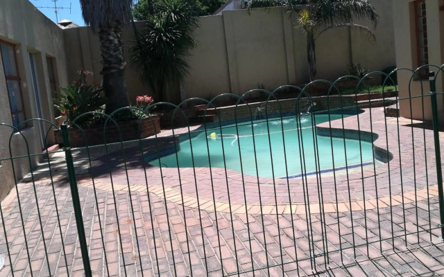 Naisar's Apartments Primrose,Johannesburg