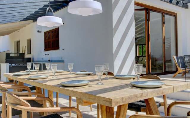 Villa - 4 Bedrooms with Pool and WiFi - 107785