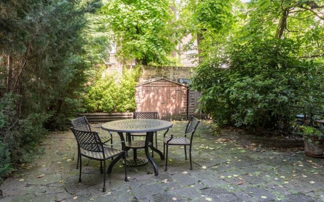 Luxury 2BD Garden Flat in Chelsea