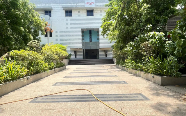 Fabhotel Sun N Step Club