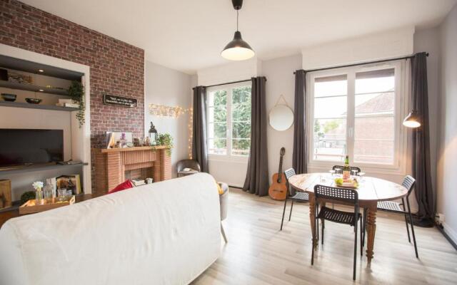 #LIndustrioChampetre Free Parking, Bien Situé, Spacieux, Proche Clinique