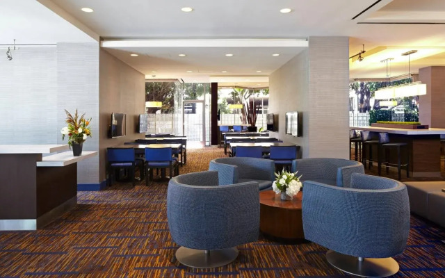 Courtyard by Marriott Los Angeles LAX/Century Boulevard