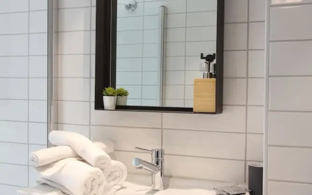 1 BR Apt TLV TAU by Sea N' Rent