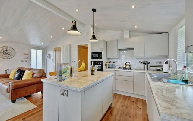 Host Stay Mahonia Lodge