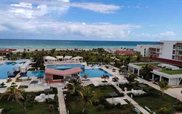 GRAND ASTON Cayo Paredón Beach Resort