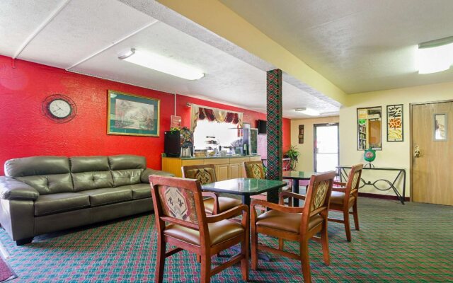 Econo Lodge Lansing - Leavenworth