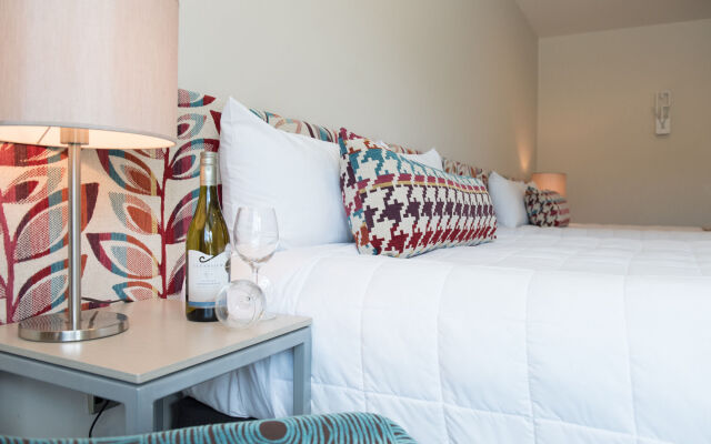 Navigate Seaside Hotel