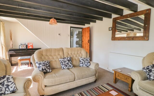 Blackadon Farm Cottage