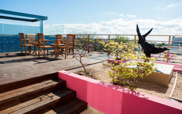 Doca 103 2 Bedrooms and Jacuzzi by RedAwning