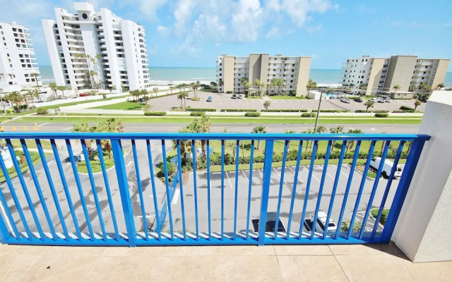 Oceanwalk 17-605 Apartment 3