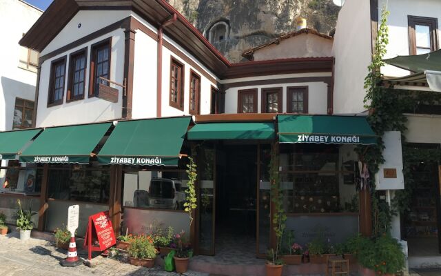 Ziyagil Konağı