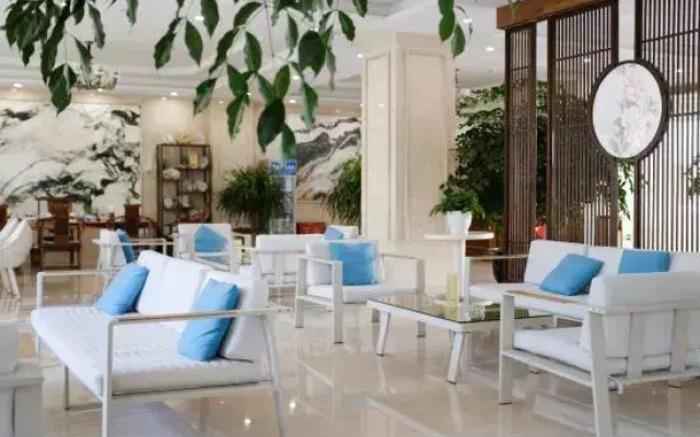 Xinda Hotel (Dali High-Speed Railway Station & Erhai Lake Park)