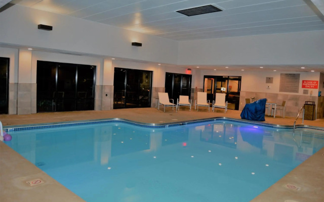 Country Inn & Suites by Radisson, La Crosse, WI