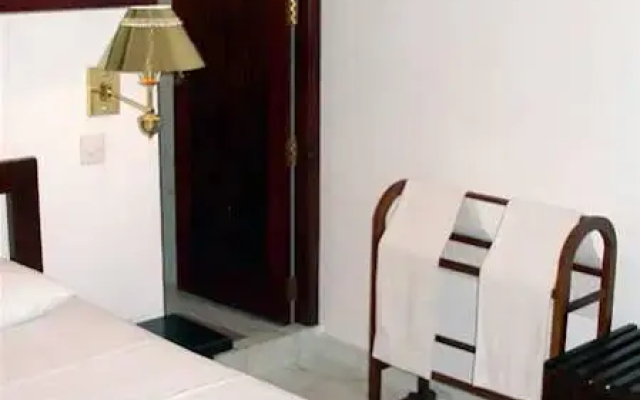 Grand Kandy Villa Hotel