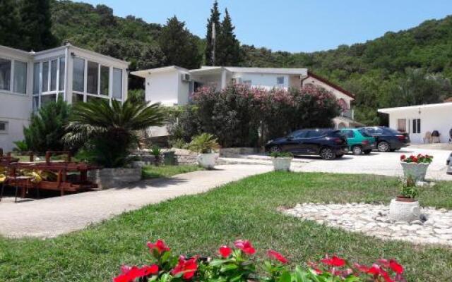 Apartments Zec