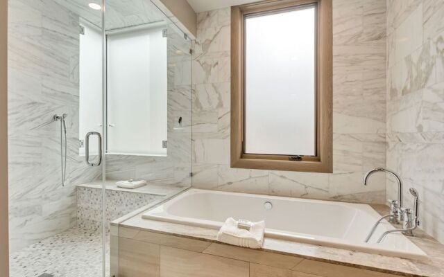 Platinum Two Bedroom 2 Apartment Hotel by RedAwning