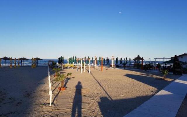 Wave 1 Promenada Apartments
