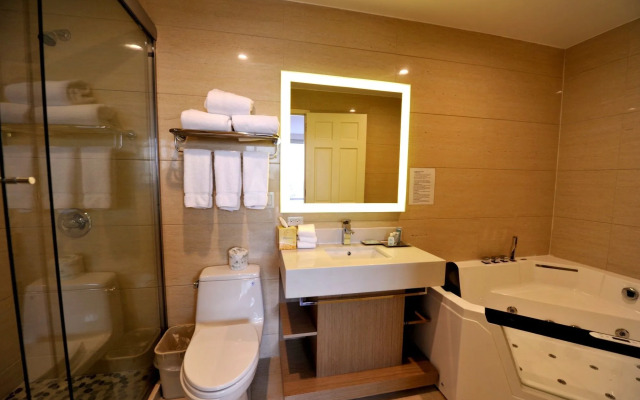 Wyndham Garden Fresh Meadows Flushing