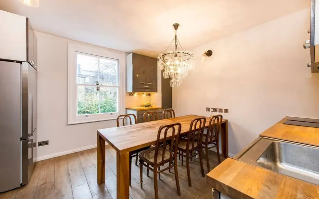 Excellent 4 Bed Apartment For Your Perfect Stay!