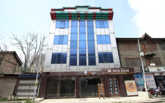 OYO 29553 Hotel Essar