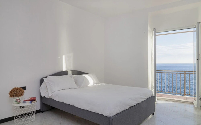 Sea Sound Apartment with Terrace