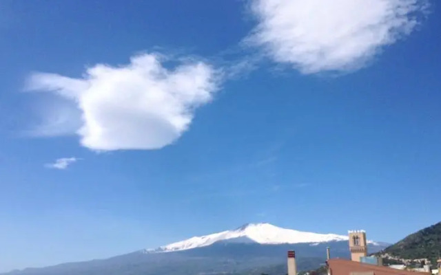 Taormina Holiday Home