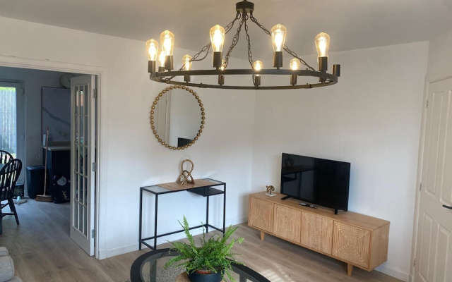 Modern 3 bed Home by Glasgow Airport