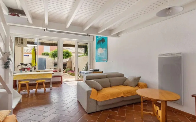 Cozy Seaside Escape - Agde