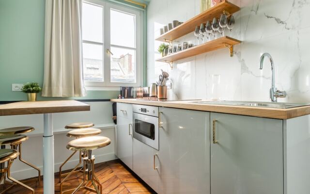 Luxury 2 Bedroom With AC - Louvre & Champs Elysees