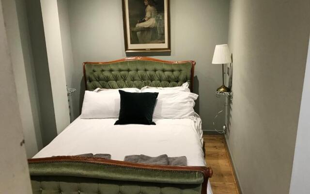 Monmouth House Apartments