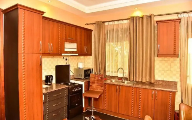 Four Vins Hotel & Apartments