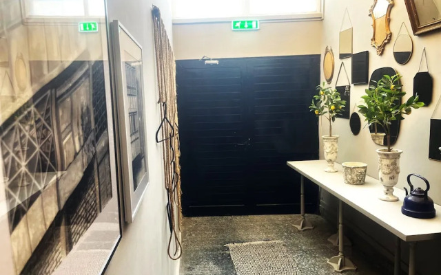 Phaedrus Living: Hoopoe Residencies 011