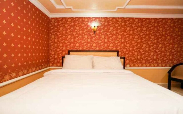 Istana Permata Dinoyo by OYO Rooms