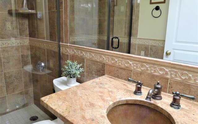 112 Chilton - 2 Bedroom Condo