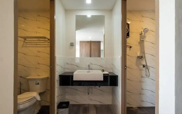 B2 Korat Premier Hotel