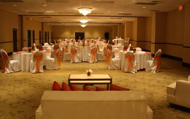 Embassy Suites by Hilton Dallas Park Central Area