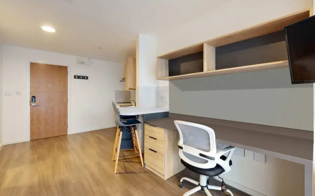 Student Only Canvas Arundel House