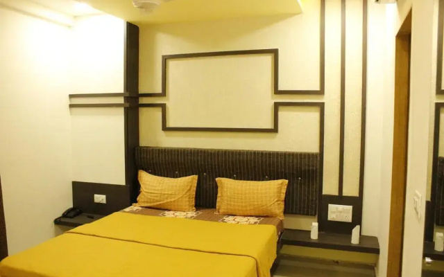 Hotel Shiv lake