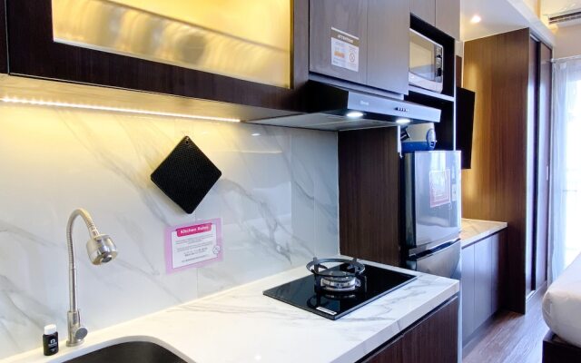 Cozy And Warm Studio Transpark Juanda Bekasi Timur Apartment