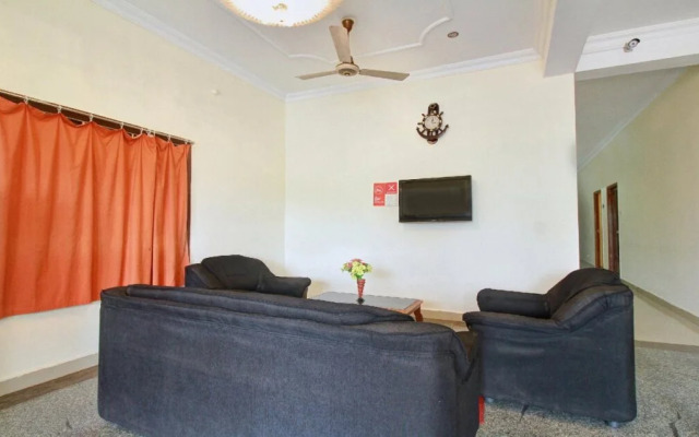 OYO Flagship 42700 White Sand Guest House