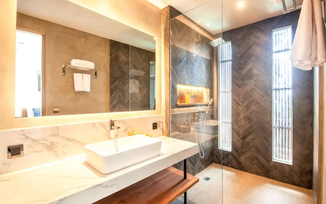 Elegant 5BR Villa Beach at 200m Canggu