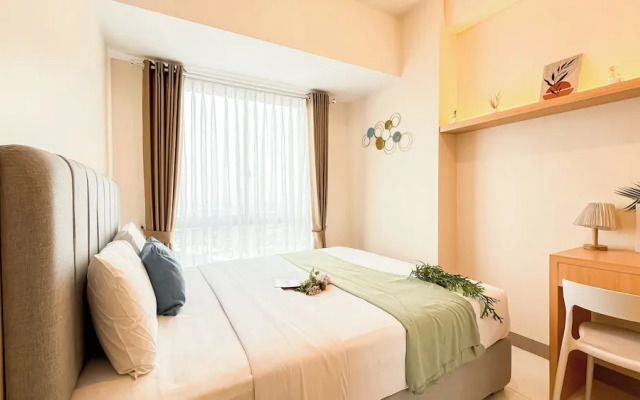 White Toned Style 2Br Tokyo Riverside Pik 2 Apartment