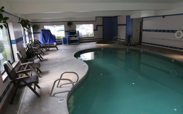 Oxford Suites Portland - Jantzen Beach