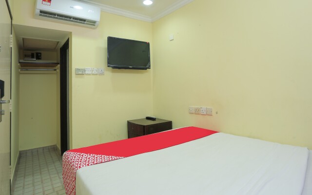 OYO Rooms Federal Cinema