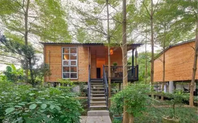 Lanrenyuanlin Hotspring Wooden House
